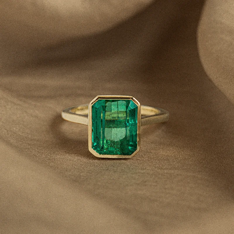 5.01 Carat Natural Colombian Emerald Bezel Ring in 18K Yellow Gold GIA Certified